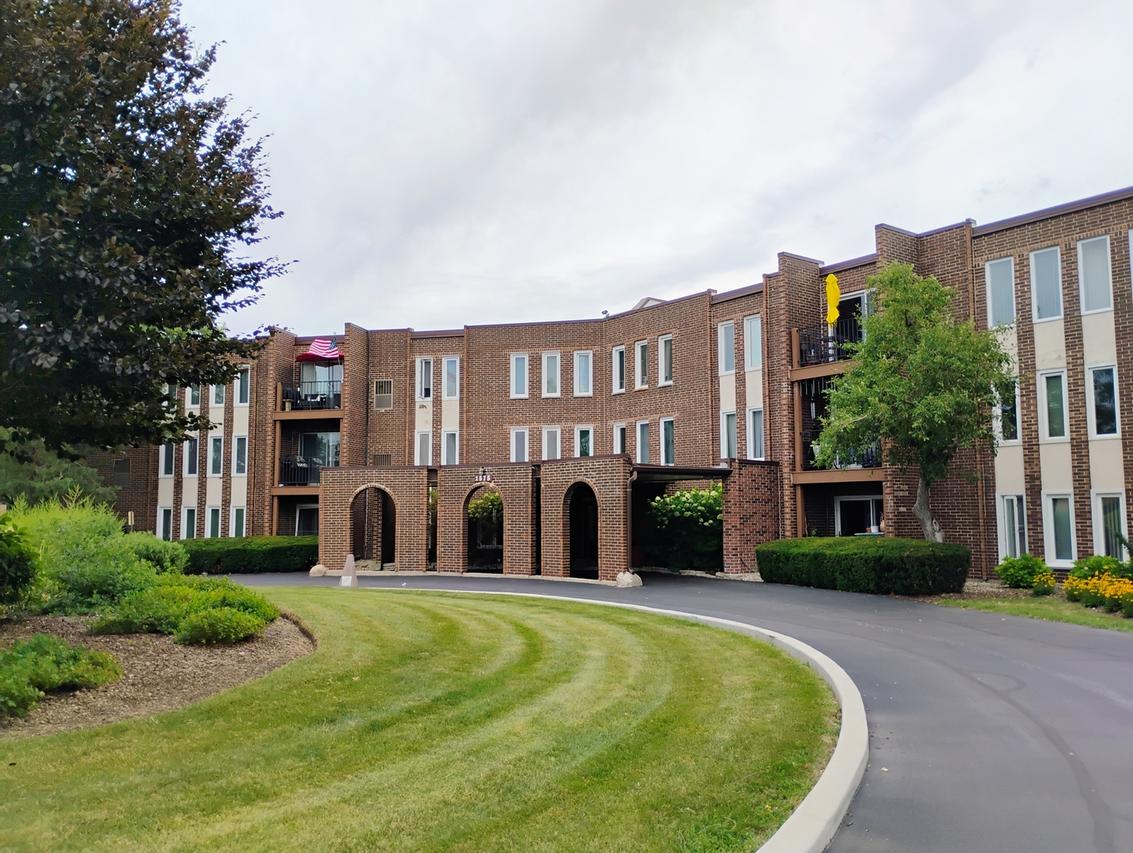 1575 Sandpebble Dr. #342, Wheeling, IL 60090