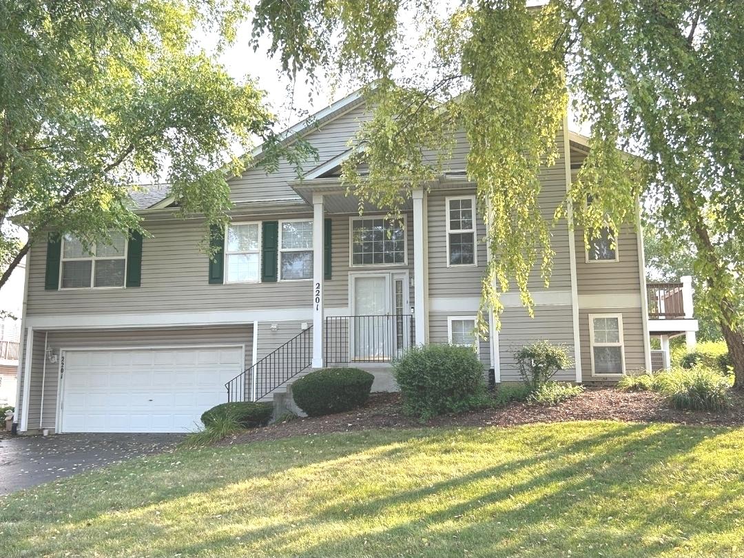 2201 Graystone Dr., Joliet, IL 60431