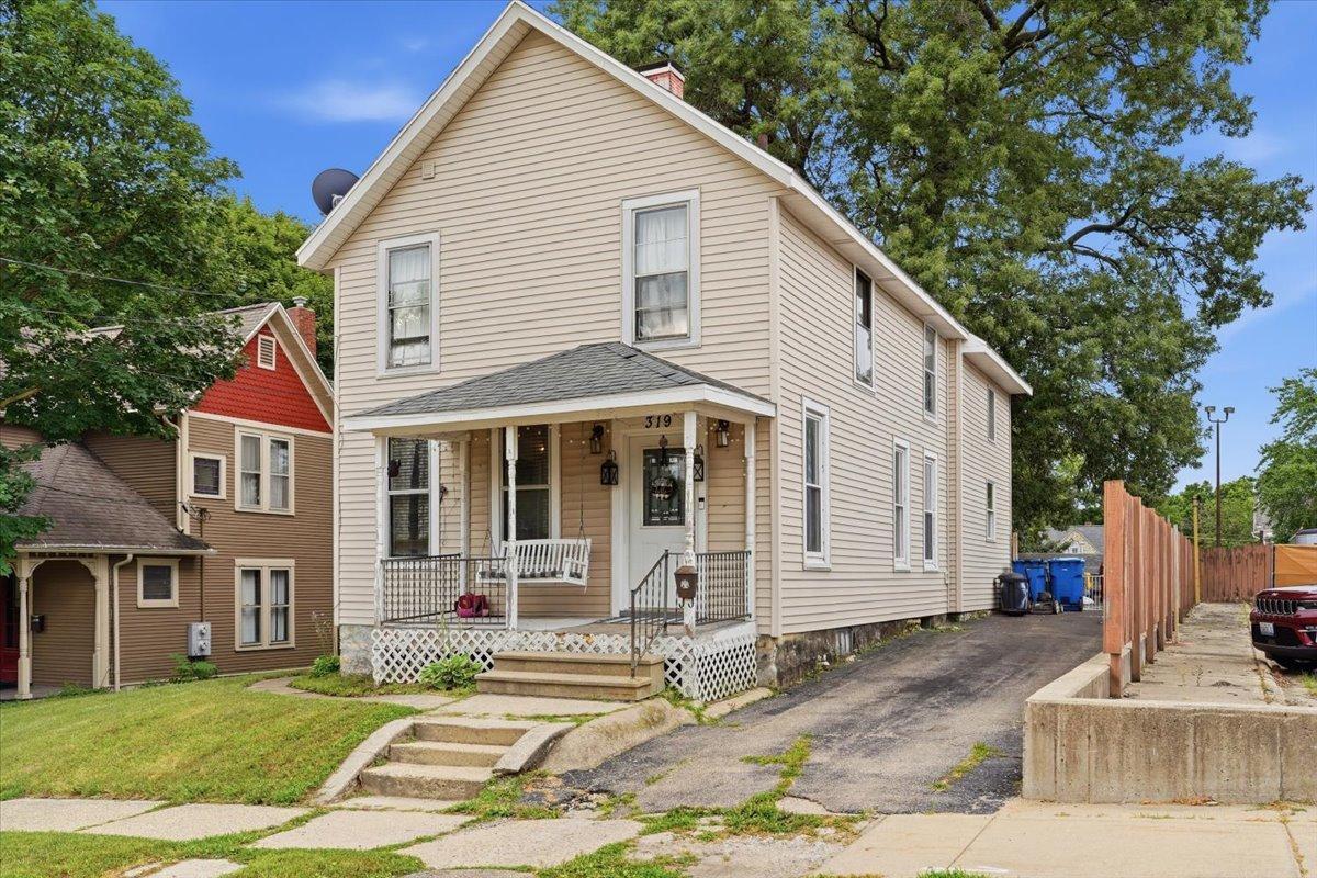 319 S Hennepin Ave., Dixon, IL 61021