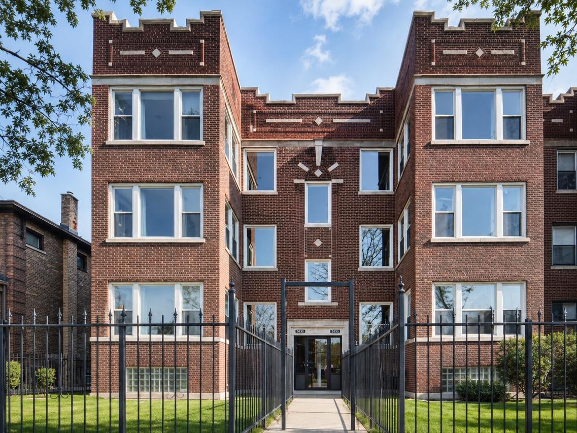 7431 S Paxton Ave. #3A, Chicago, IL 60649