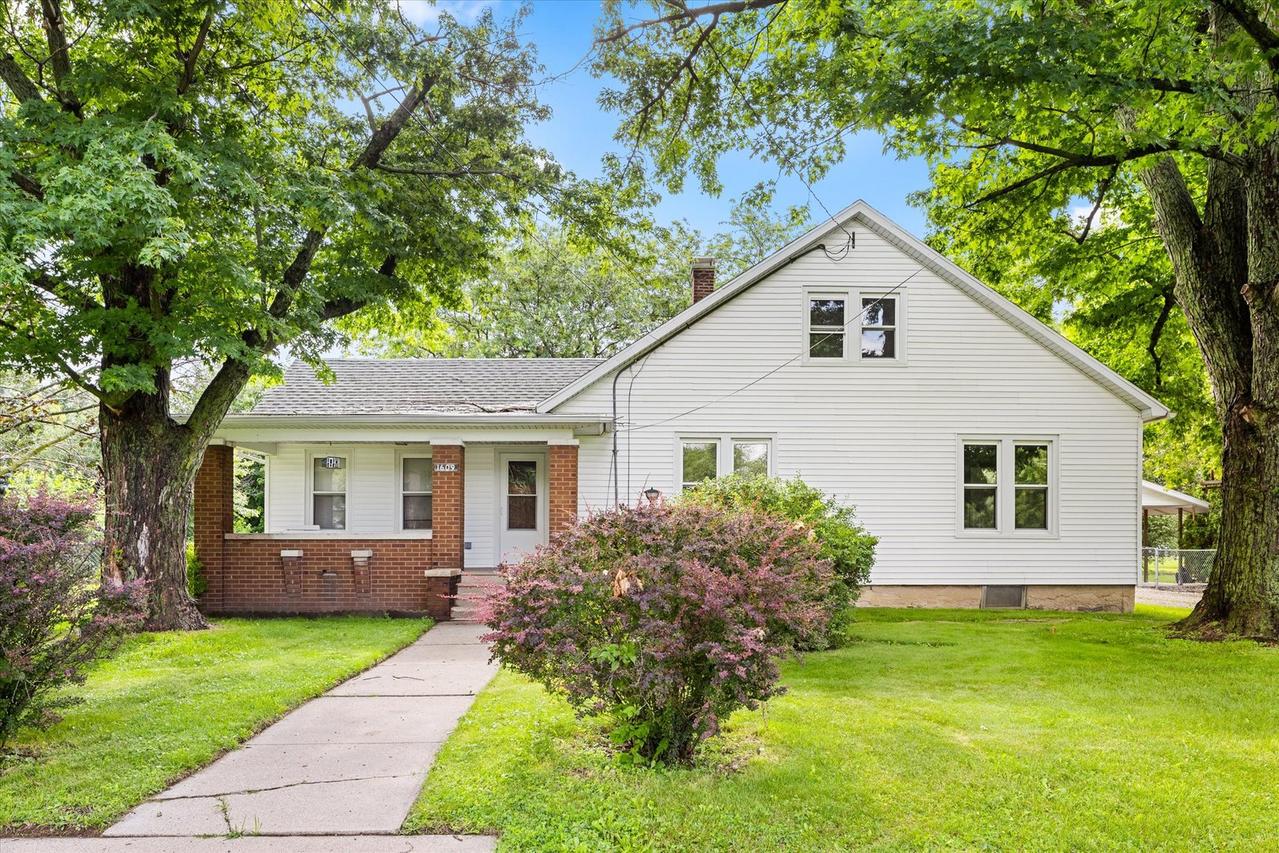 1609 S Hawthorne Rd., Streator, IL 61364