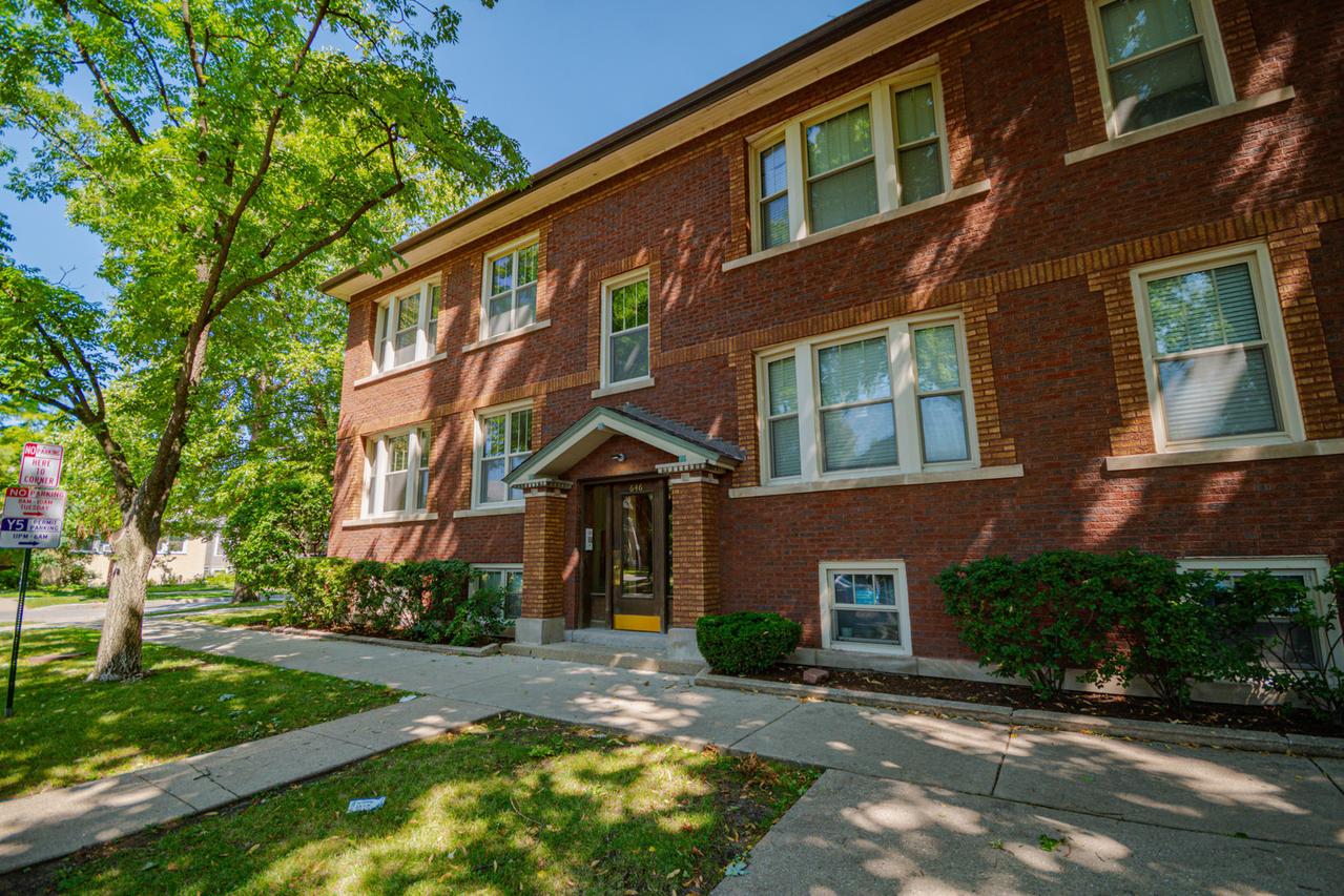 646 Adams St. #1W, Oak Park, IL 60304