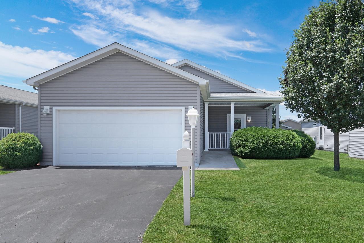 1810 Blue Ribbon Ln., Grayslake, IL 60030