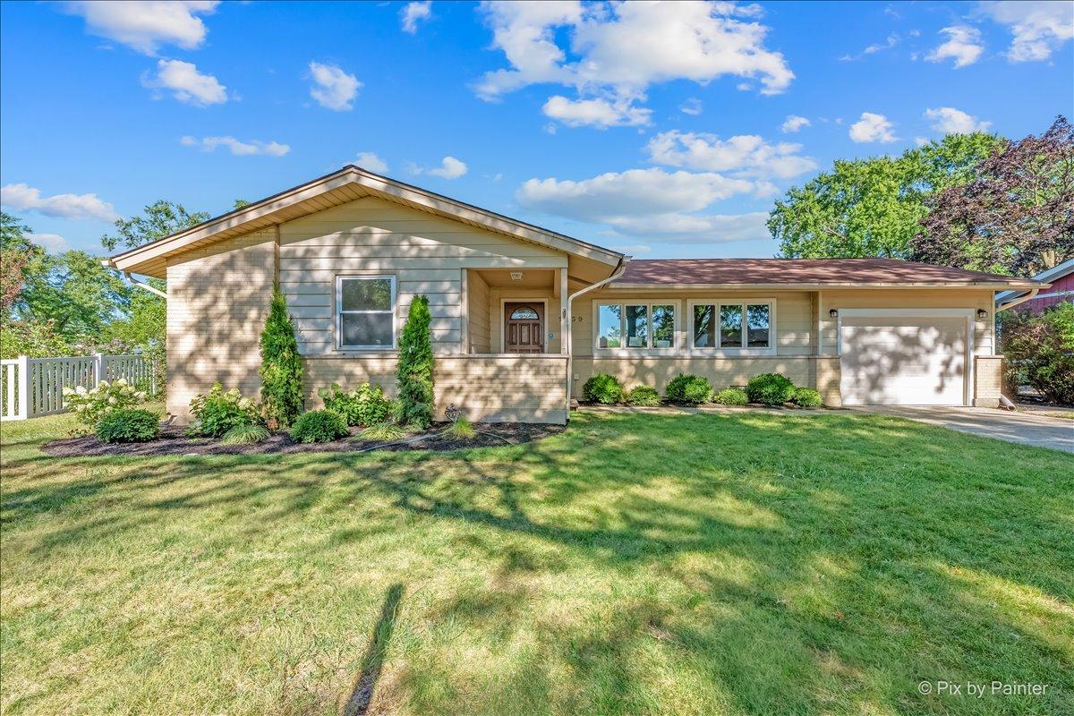 1059 Hickory Ln., Elk Grove Village, IL 60007