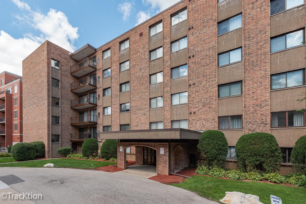 1702 Mill St. #207, Des Plaines, IL 60016