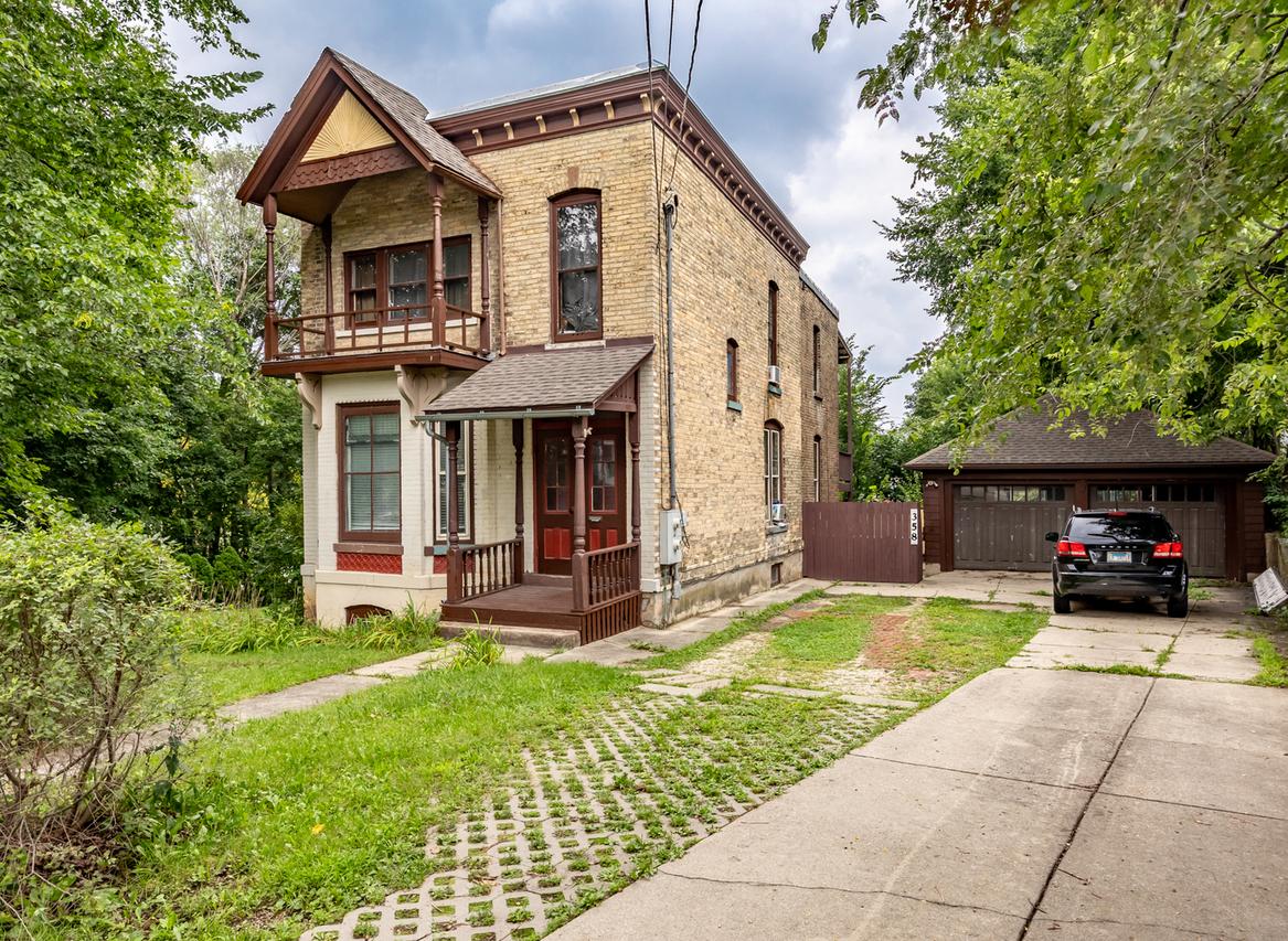 358 Bent St., Elgin, IL 60120