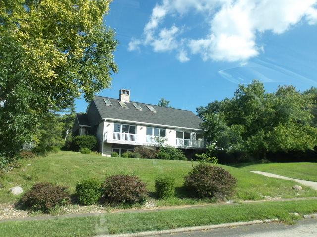 304 Greenway Ln., Decatur, IL 62521
