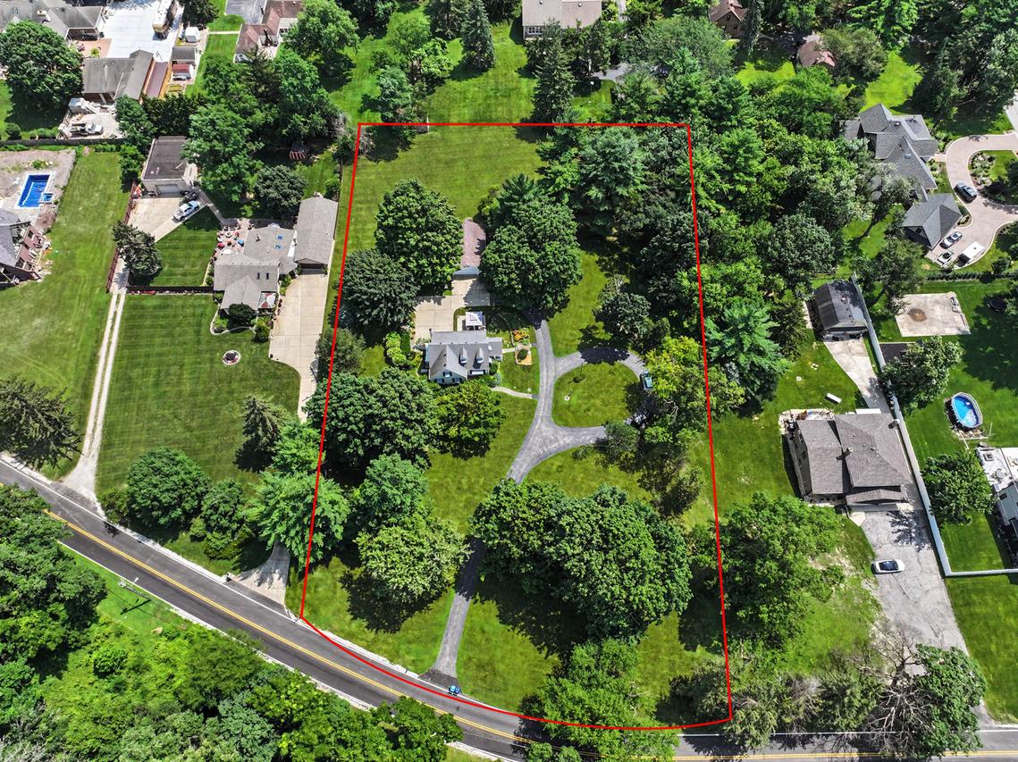 9000 Wolf Rd., Burr Ridge, IL 60527