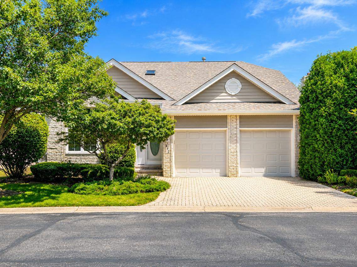 842 Turnberry Ln., Willowbrook, IL 60527