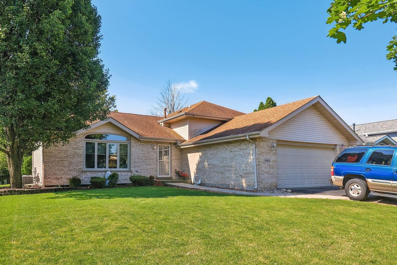 16661 W Oneida Dr., Lockport, IL 60441
