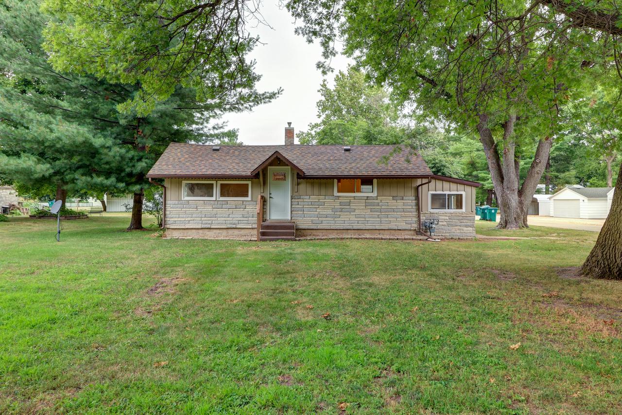 315 E Booth St., Tampico, IL 61283
