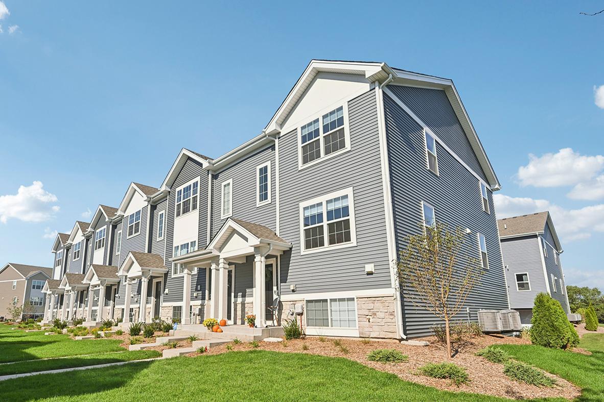 1399 Oakfield Ln., Pingree Grove, IL 60140