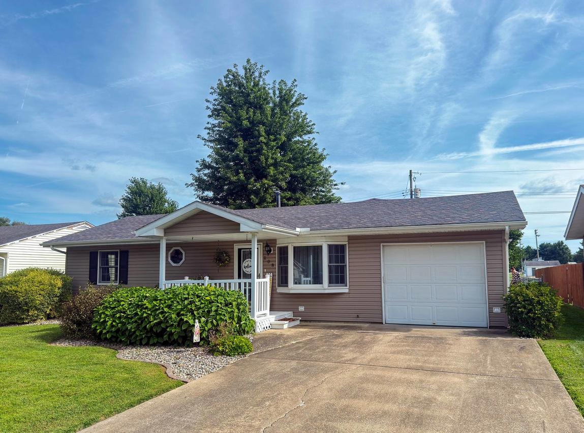 108 Larkspur Dr., Catlin, IL 61817