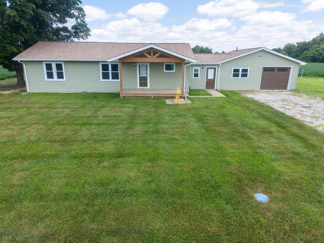 122 E Lincoln, Dix, IL 62830
