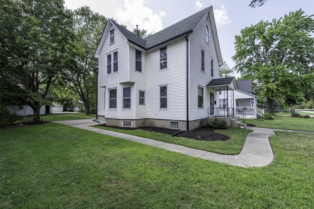 3002 Enoch Ave., Zion, IL 60099