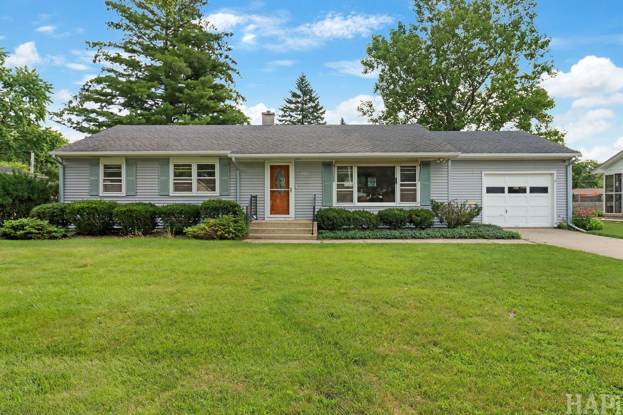 935 Diane Ave., Elgin, IL 60123