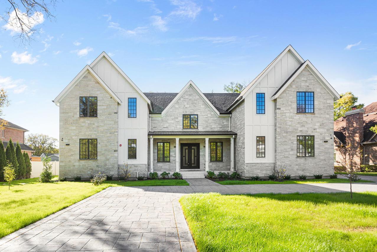 1921 Beechnut Rd., Northbrook, IL 60062