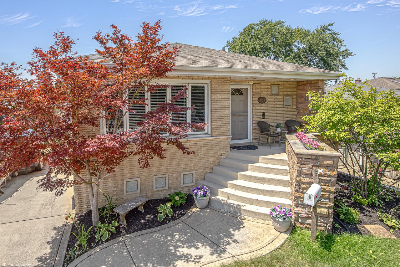8120 Mayfield Ave., Burbank, IL 60459