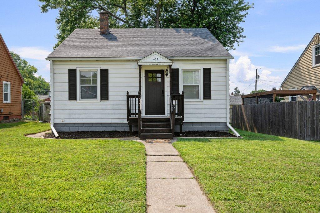 433 51st St., Moline, IL 61265
