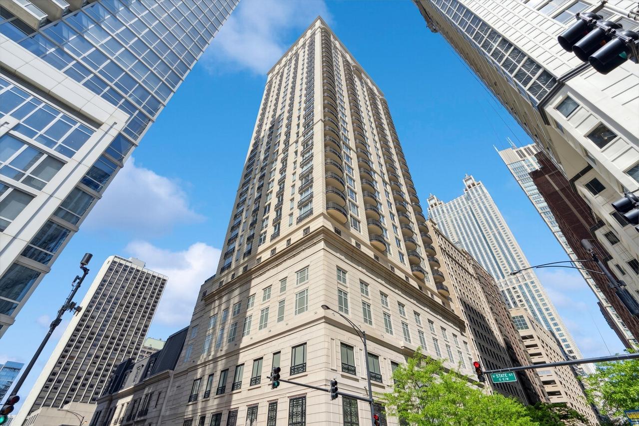 10 E Delaware Pl. #29E, Chicago, IL 60611