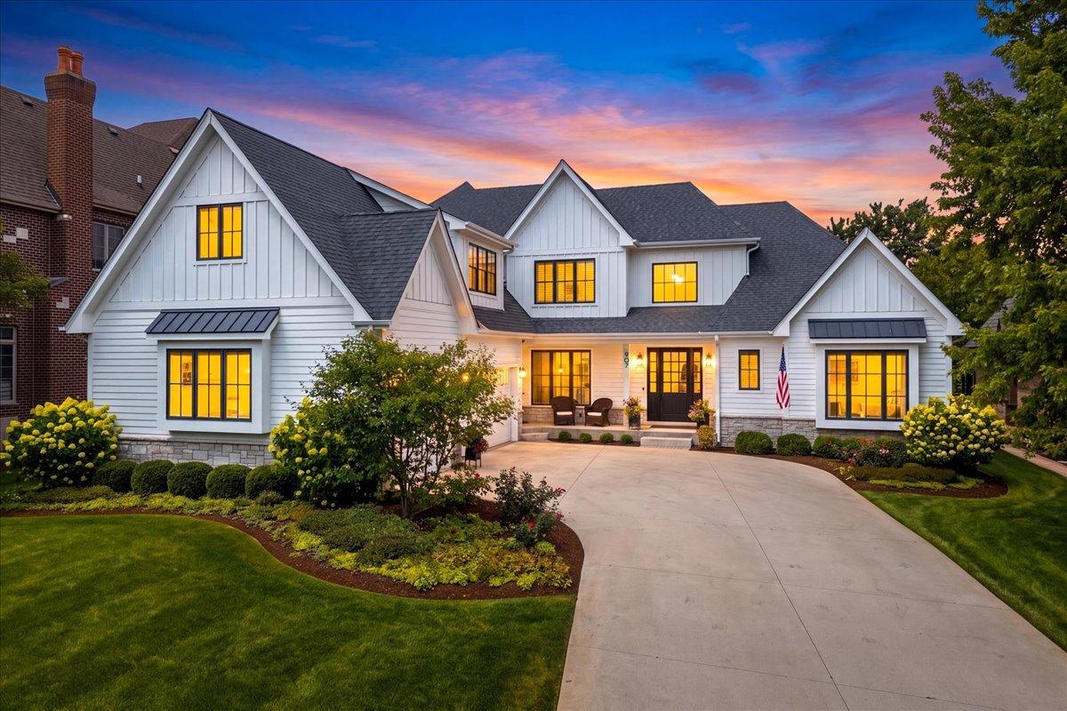 907 Jackson Ave., Naperville, IL 60540