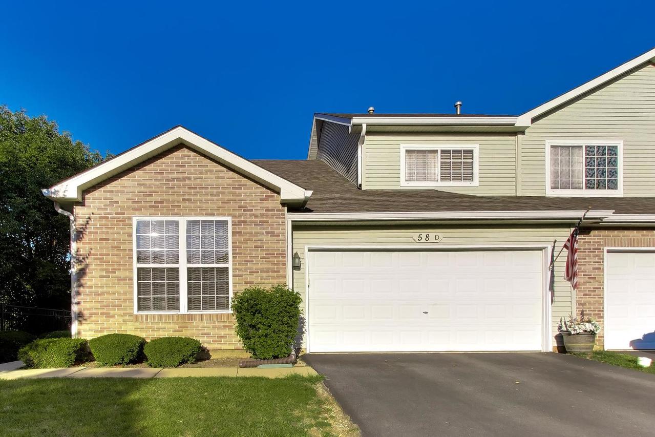 58 Rolling Oaks Rd. #D, Sugar Grove, IL 60554