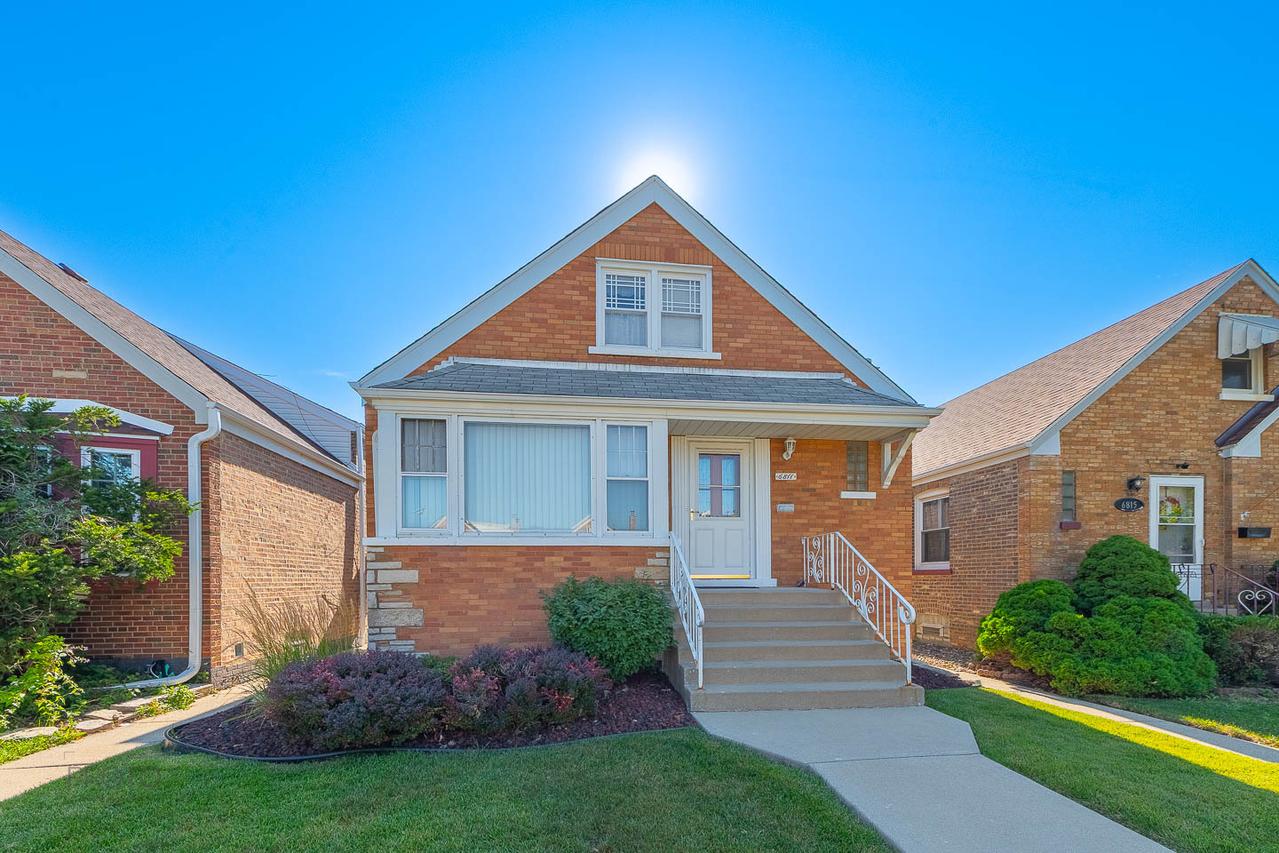 6811 S Komensky Ave., Chicago, IL 60629