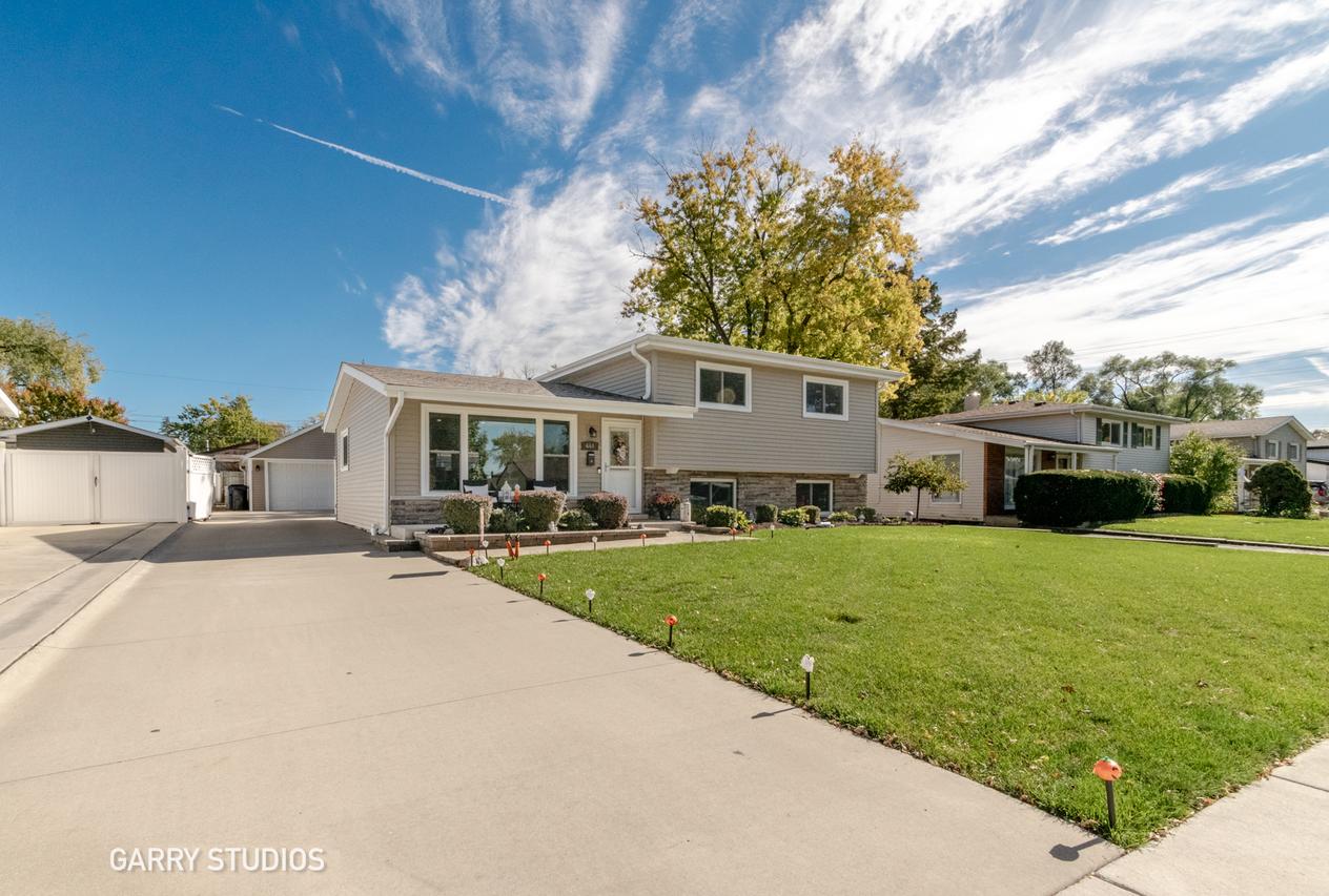 441 S Yale Ave., Addison, IL 60101