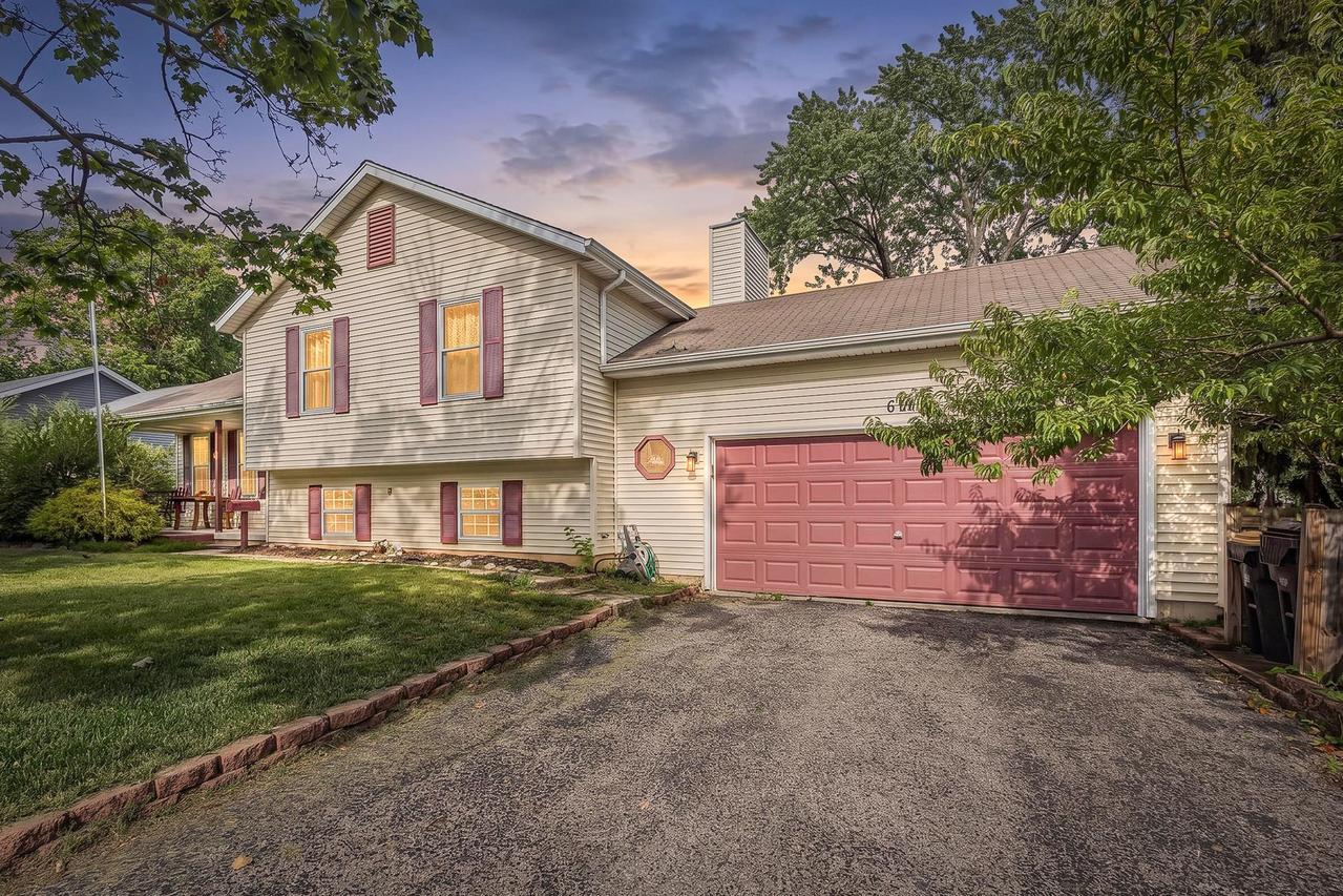 611 Parkway Ave., Antioch, IL 60002