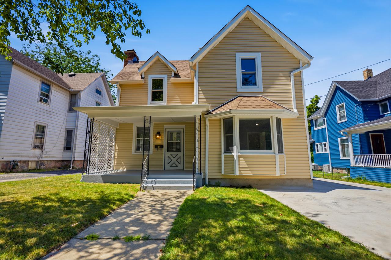 404 Lincoln St., Harvard, IL 60033