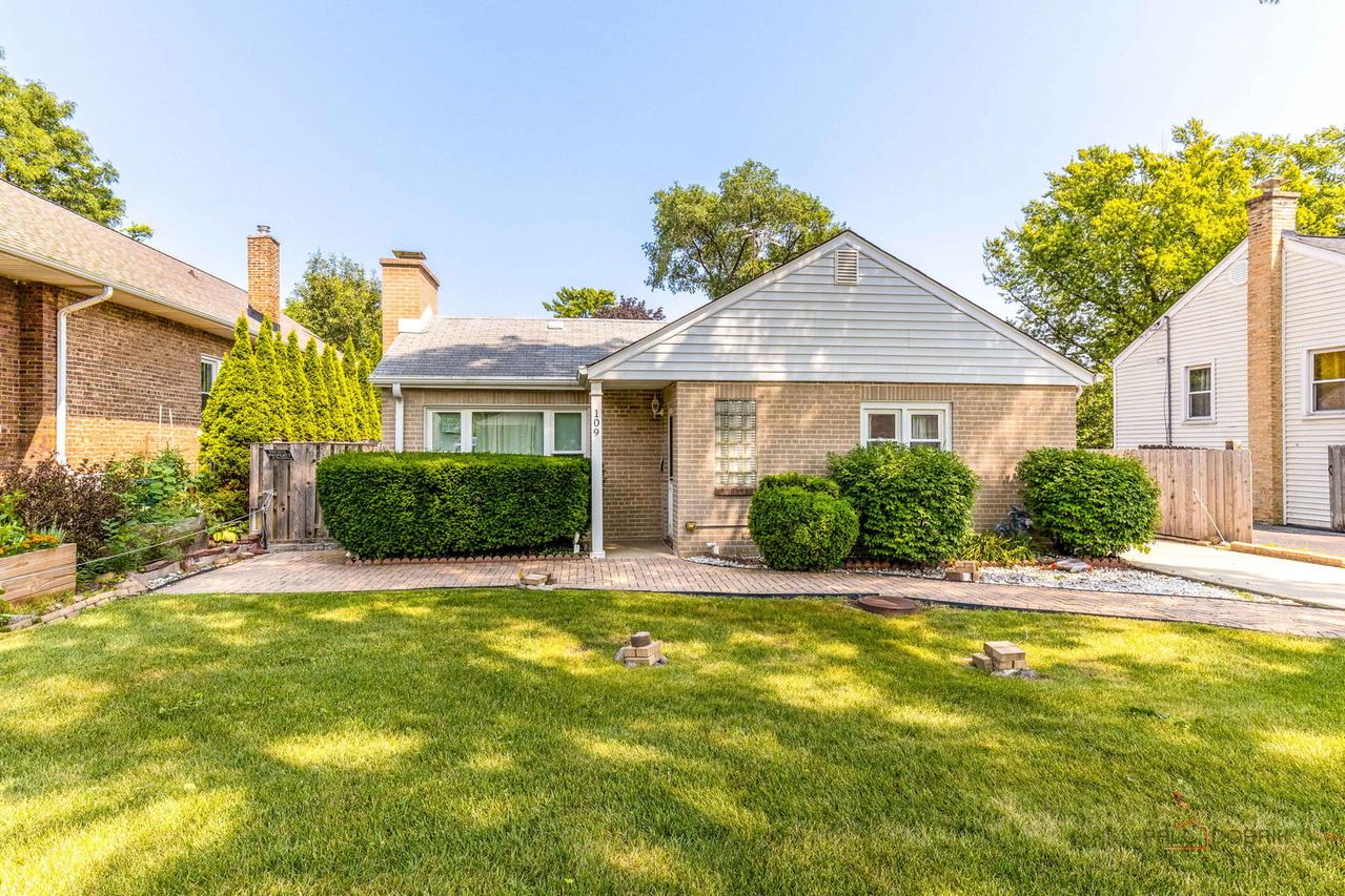 109 N Main St., Mount Prospect, IL 60056