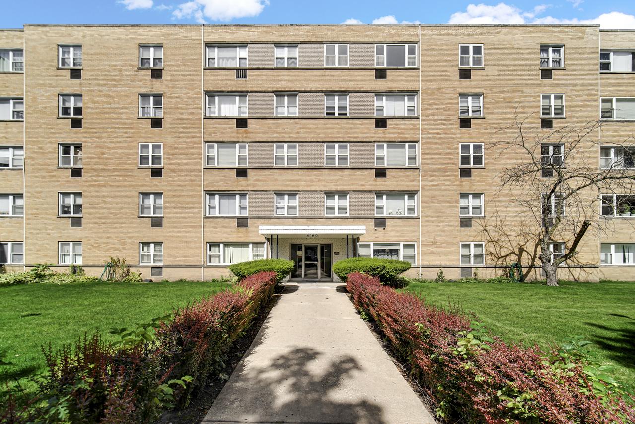6160 N Damen Ave. #209, Chicago, IL 60659