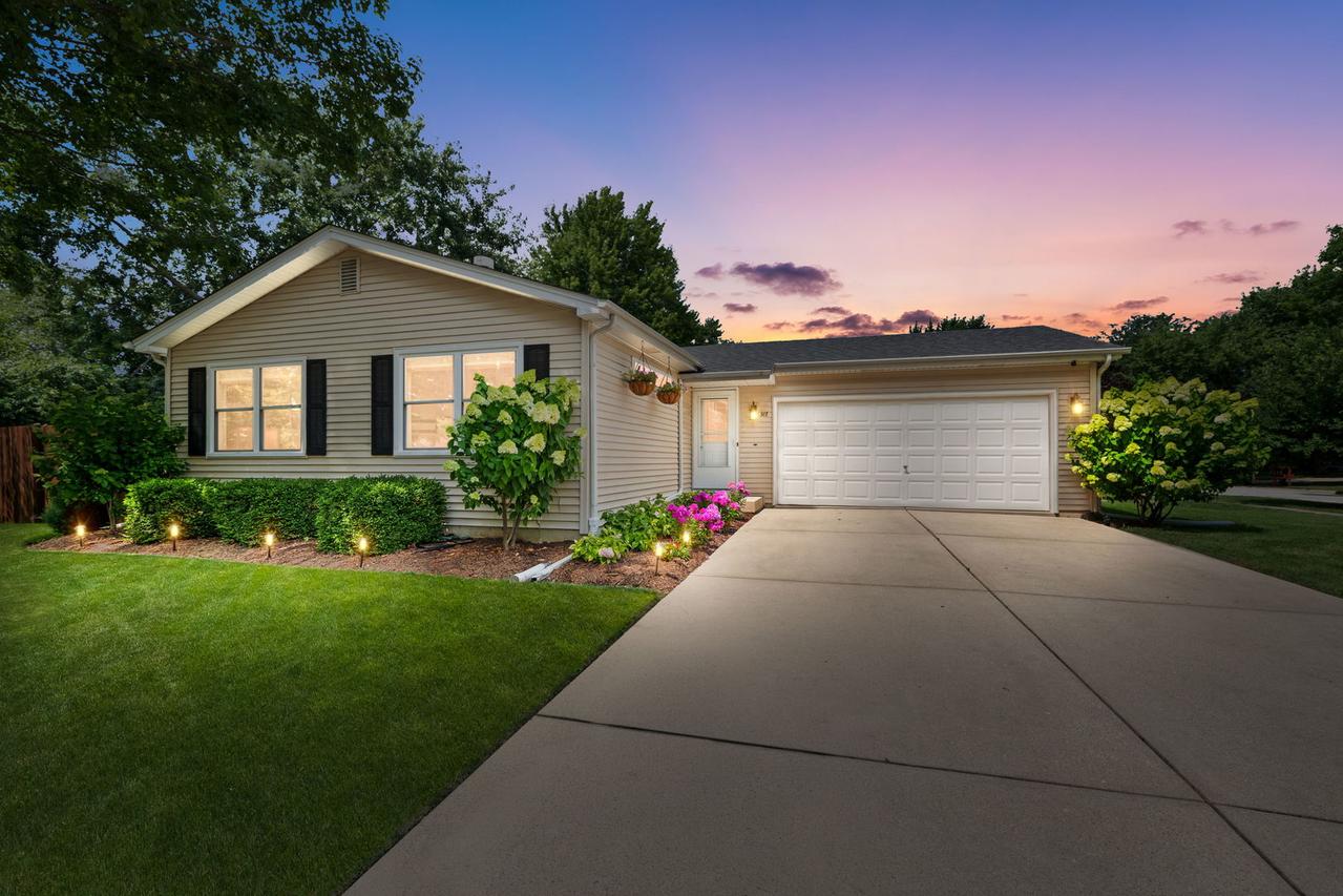 517 Cherrywood Dr., North Aurora, IL 60542