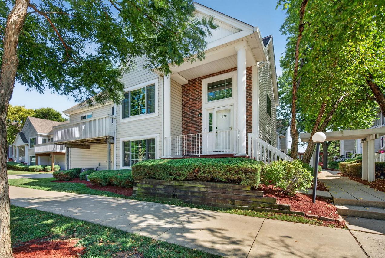 320 Fieldstone Ct., Bolingbrook, IL 60440