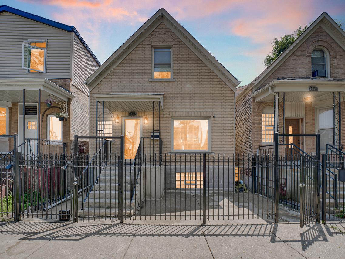 4333 W Lexington St., Chicago, IL 60624