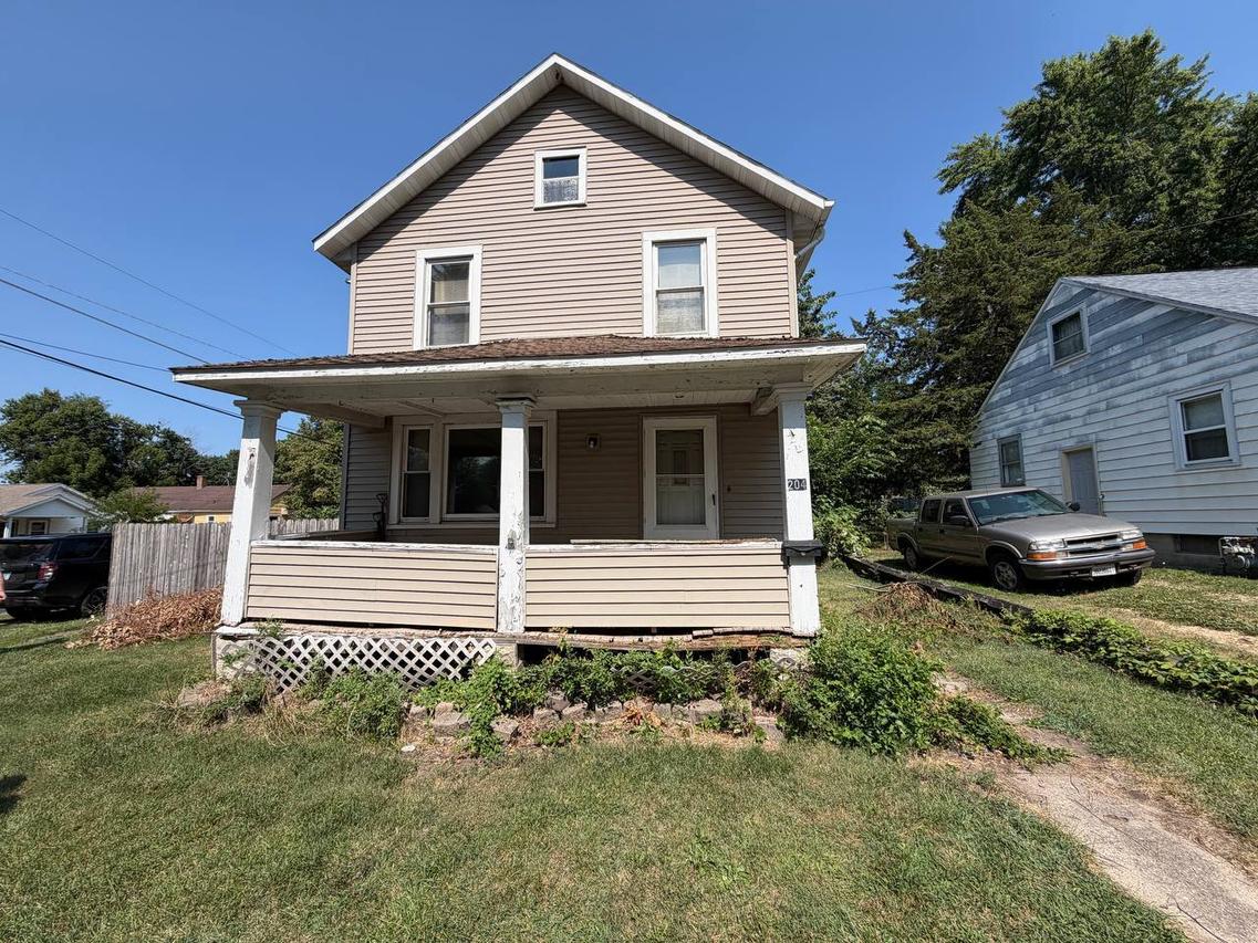 204 Douglas Ave., Dixon, IL 61021