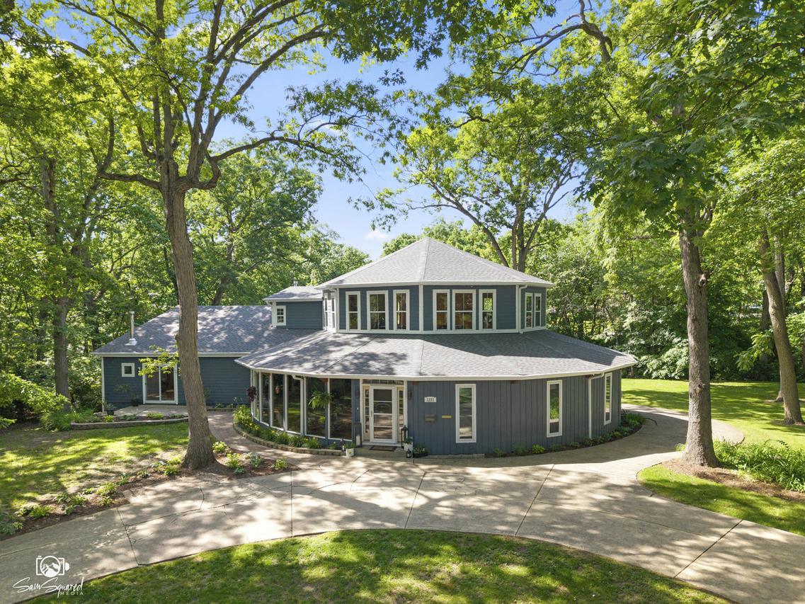 1251 Woodland Ct., Joliet, IL 60436