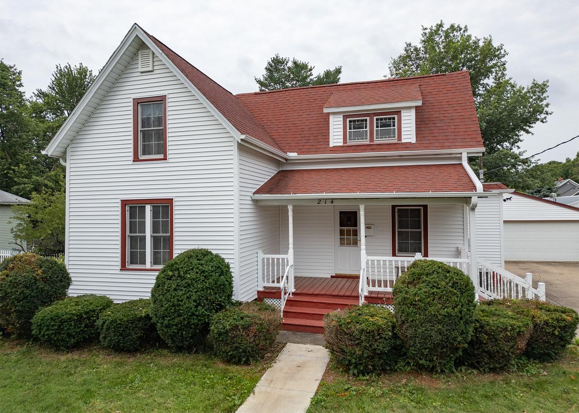214 S Ridge St., Cambridge, IL 61238