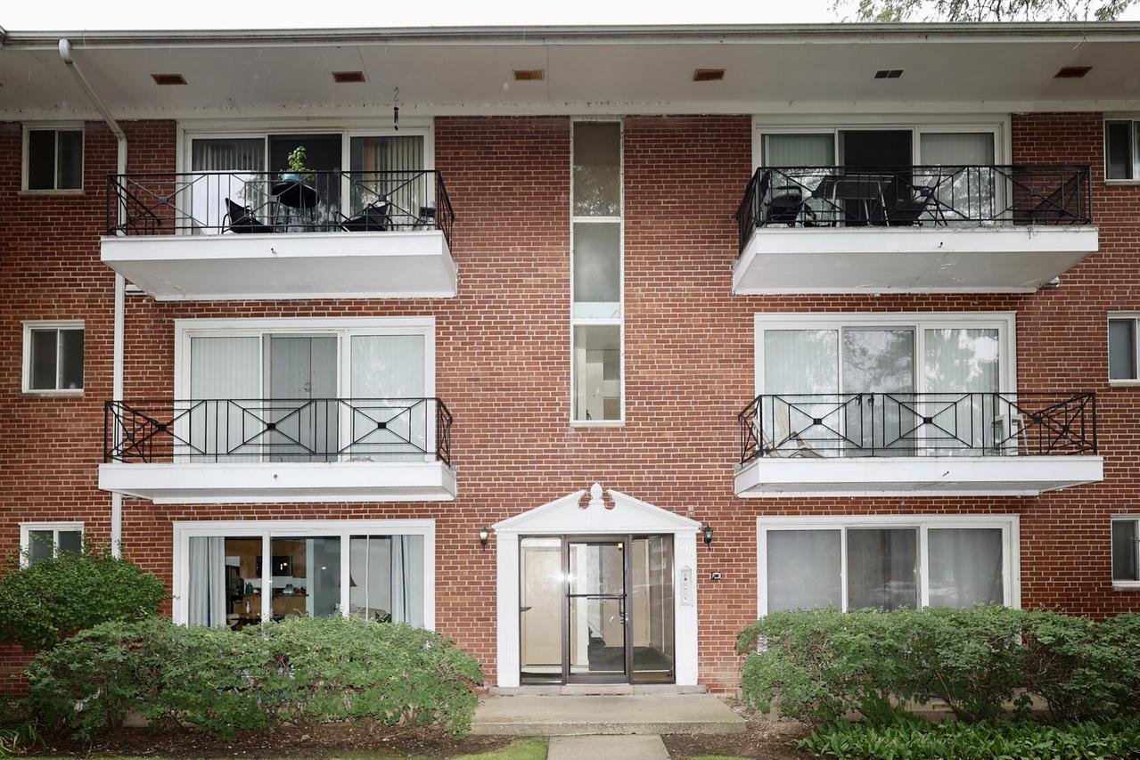 10115 Old Orchard Ct. #303, Skokie, IL 60076
