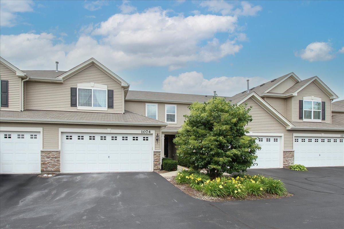 1074 Turin Dr., Hampshire, IL 60140