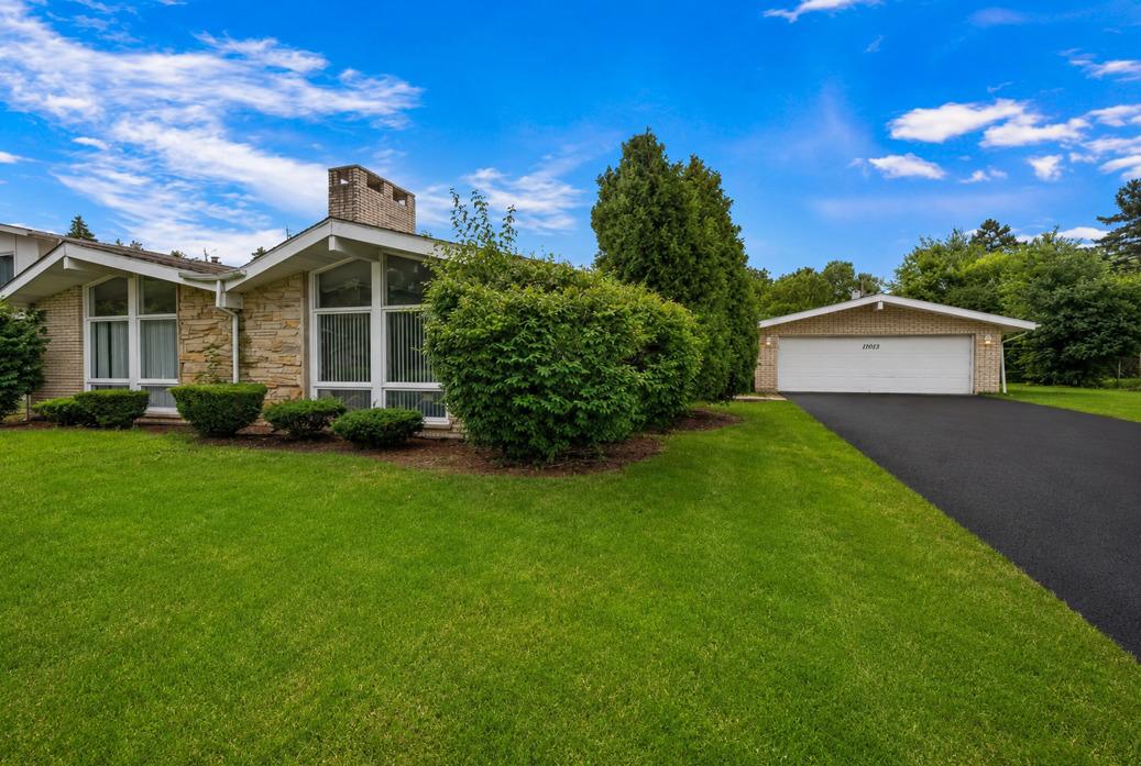 11013 Terrace Ln., Hillside, IL 60162