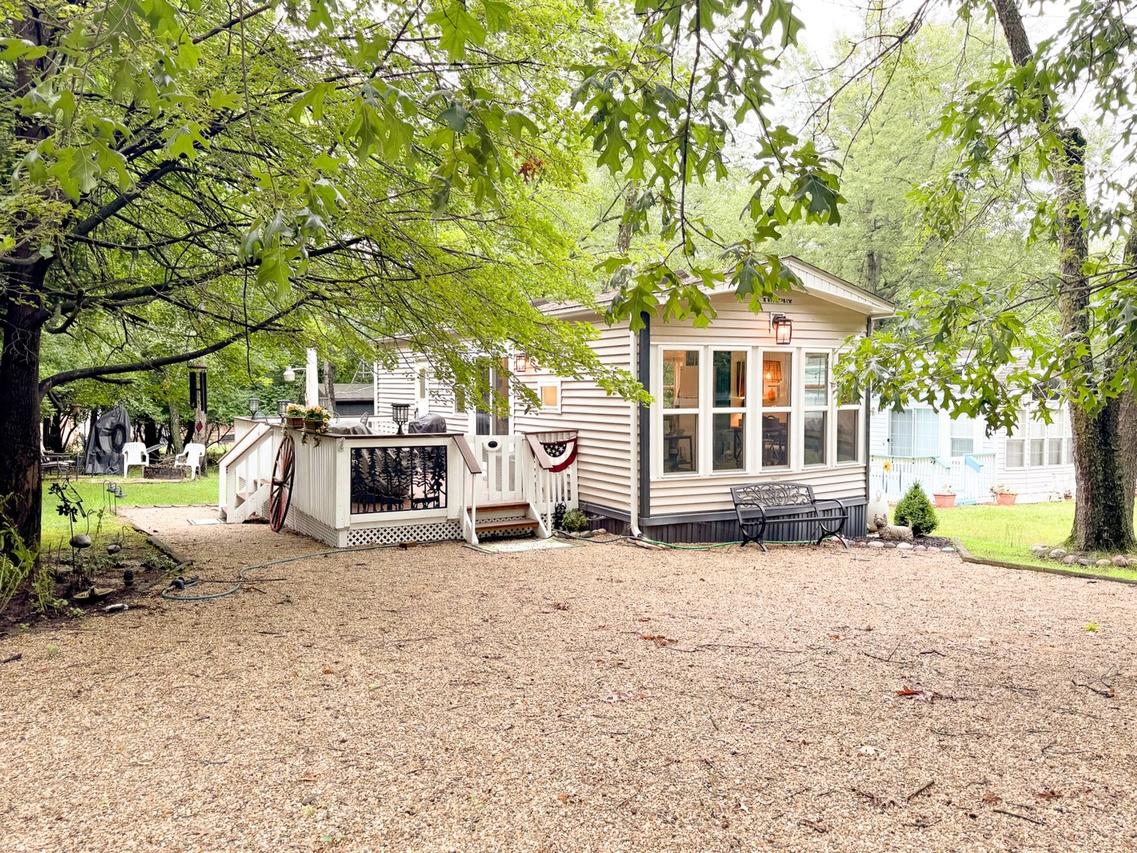 21/209 Woodhaven, Sublette, IL 61367