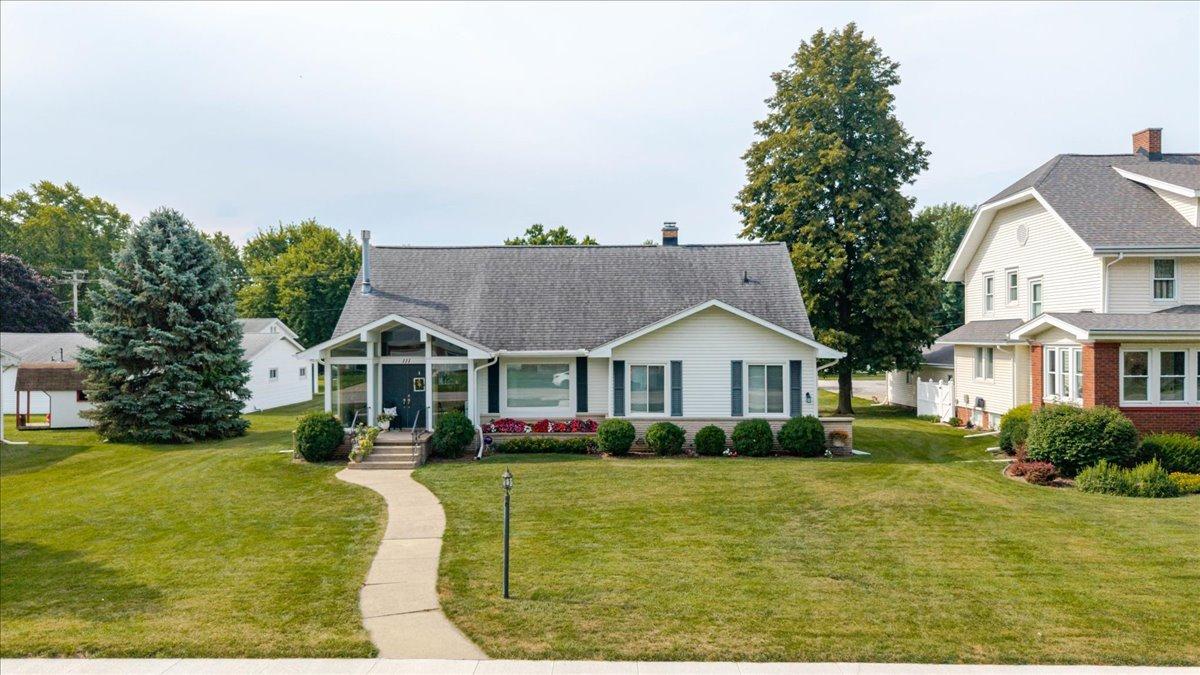 111 E 7th St., Gridley, IL 61744