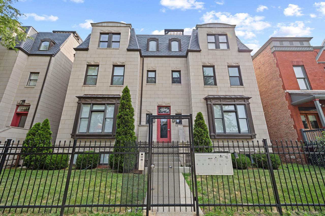 4405 S Lake Park Ave. #2, Chicago, IL 60653