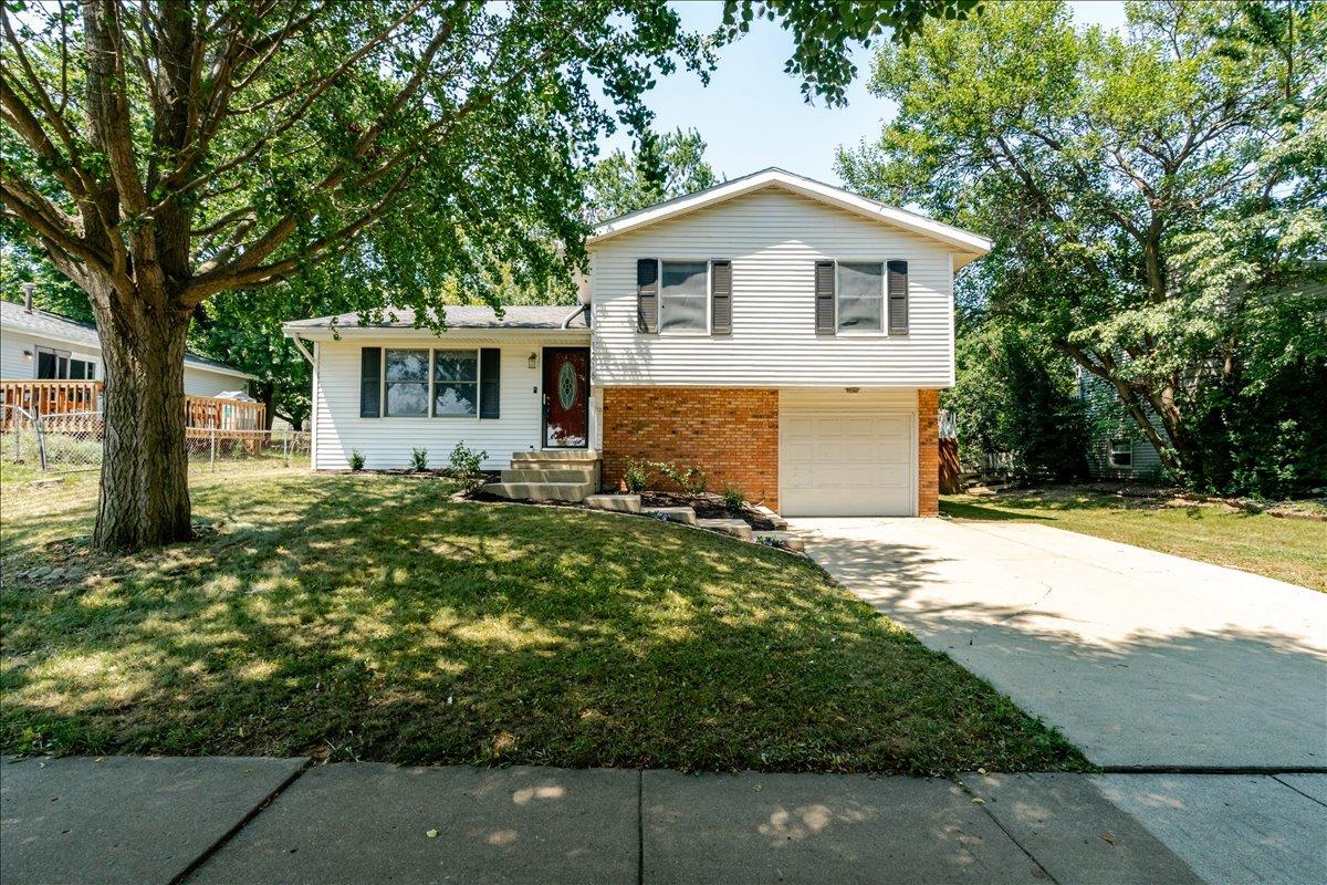 1216 N Hershey Rd., Bloomington, IL 61704