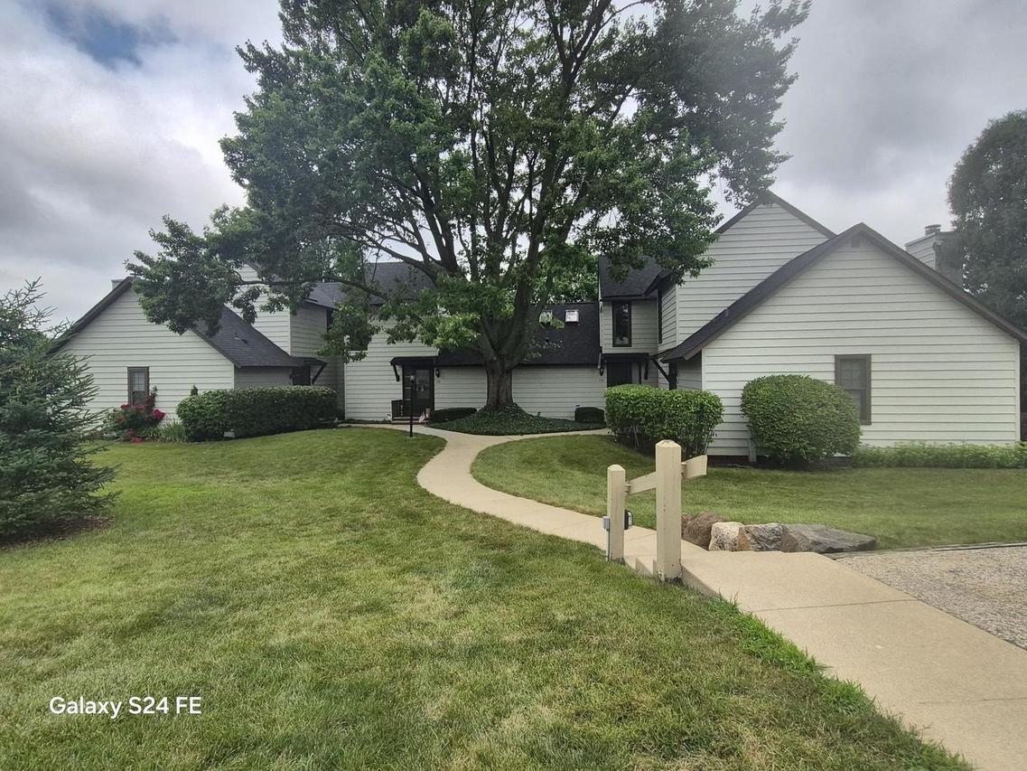 732 Chandler Rd., Gurnee, IL 60031