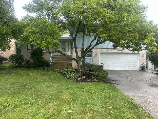 1s471 Monterey Ave., Oakbrook Terrace, IL 60181