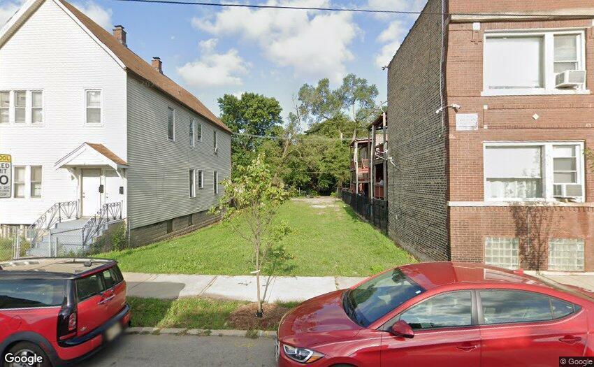 7004 S Racine Ave., Chicago, IL 60636