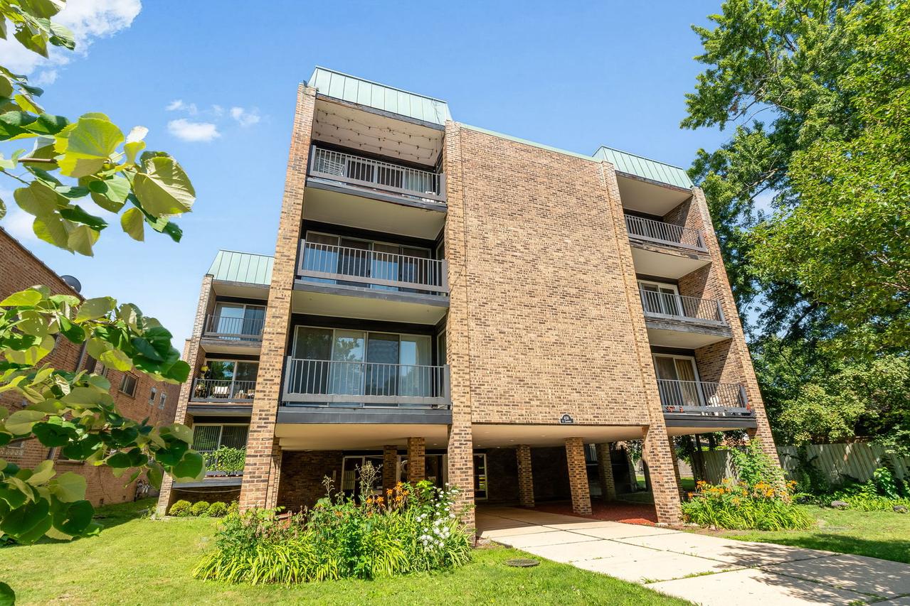4136 N California Ave. #201, Chicago, IL 60618