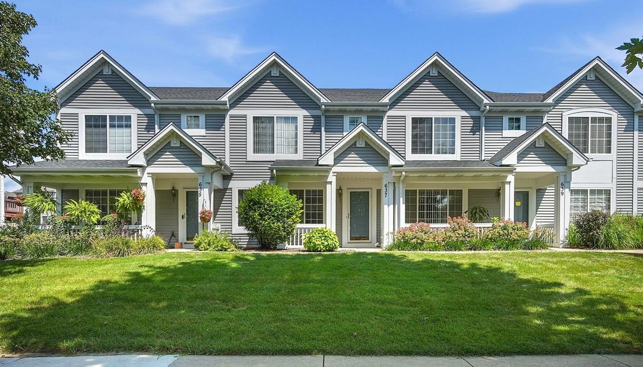 637 Lincoln Station Dr., Oswego, IL 60543